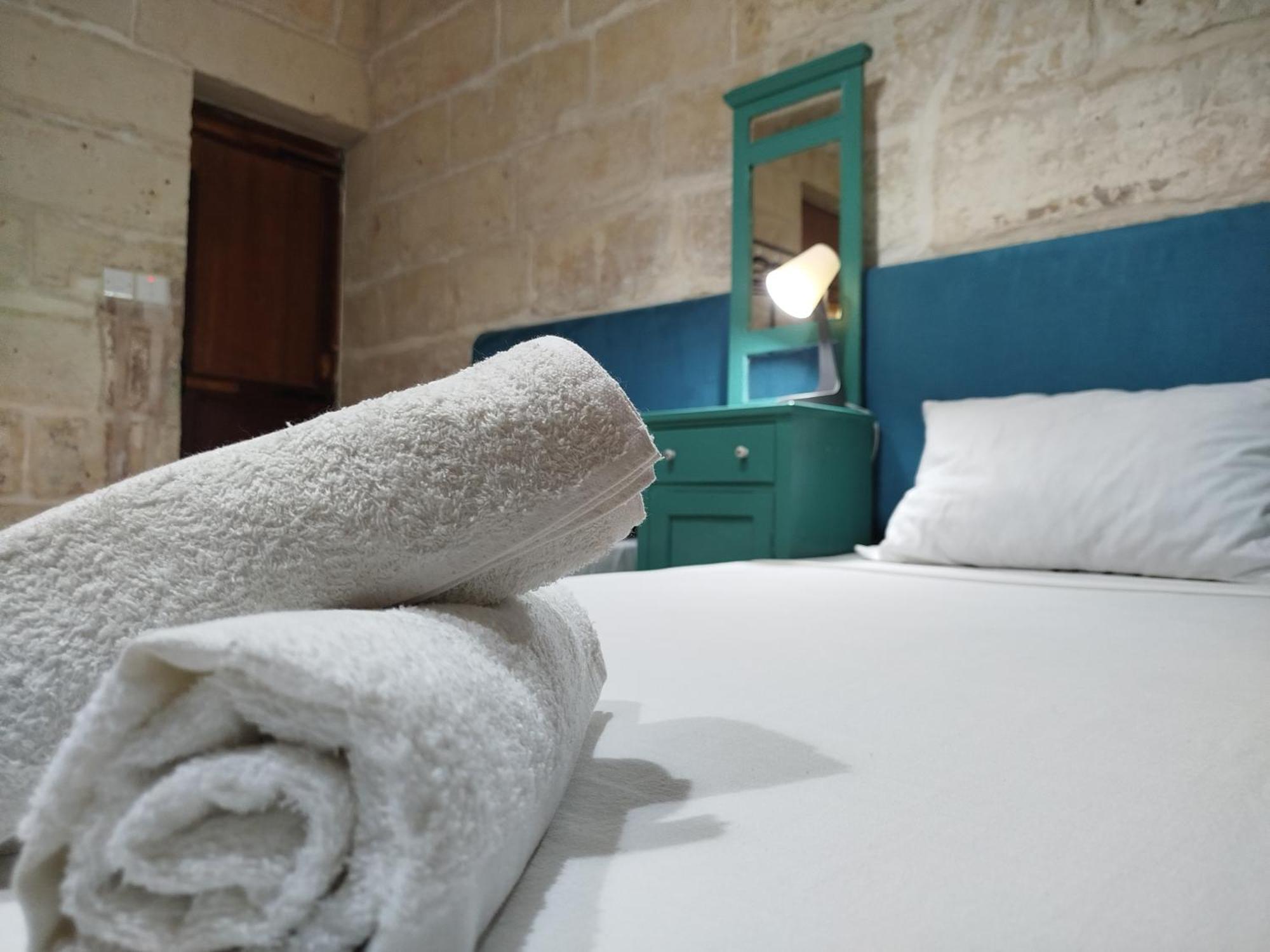 Limestone Sun Suites 斯利马 客房 照片