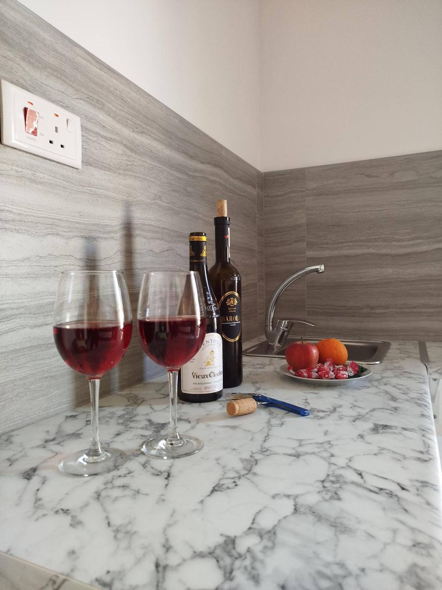 Limestone Sun Suites 斯利马 外观 照片